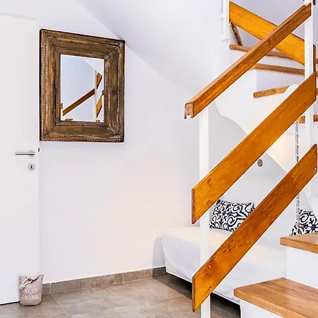 Lovely In With Wifi Pula