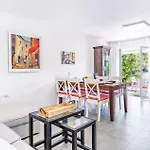 Apartment Lovely In With Swimming Pool *