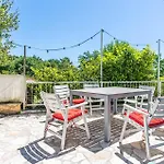 Lovely In With Swimming Pool Pula