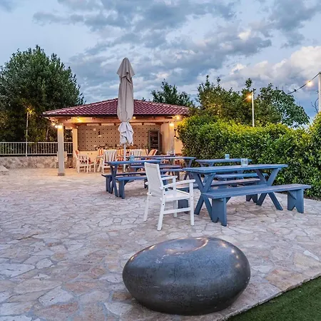 Lovely In With Wifi Pula