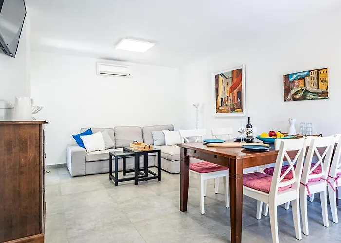 Lovely In With Wifi Apartment